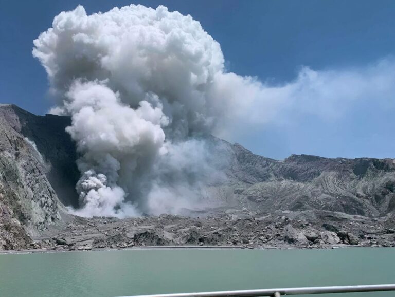 監視されていたのに、なぜ突然噴火した？ファカアリ2019年噴火の“前兆”を地震波から考察