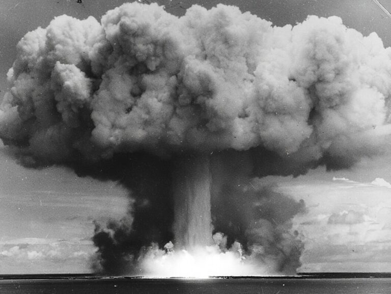 核実験から70年、ビキニ環礁の放射性物質はどこに残っているのか？島の地表と海底に残る「核実験の痕跡」